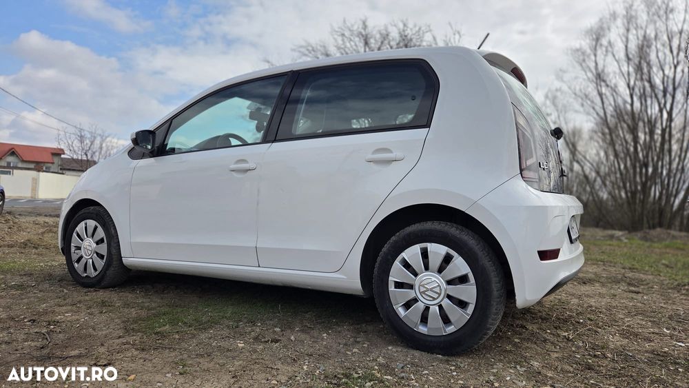 Volkswagen up! 1.0 MPI High - 28
