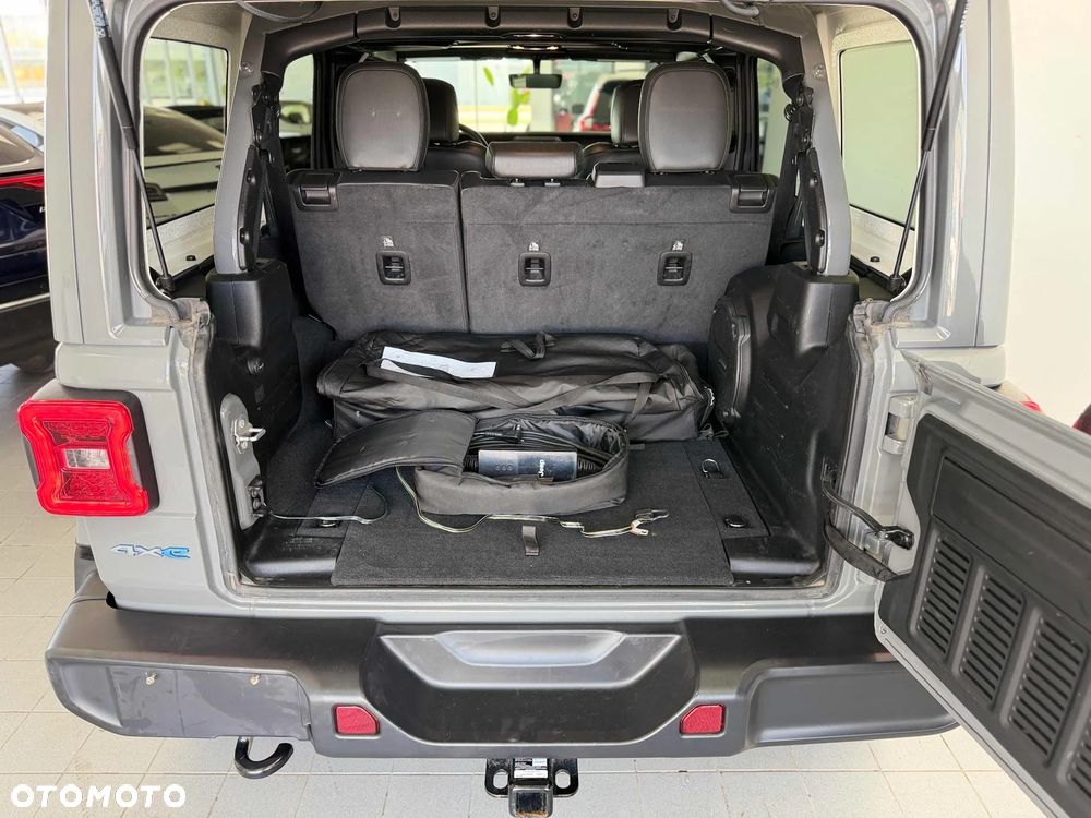 Jeep Wrangler - 13
