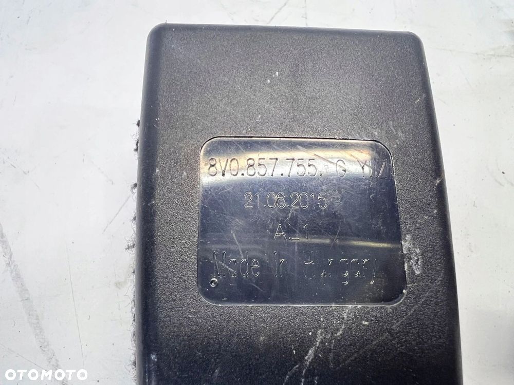 ZAPINKA PASA LEWA AUDI A3 8V 8V0857755G - 2