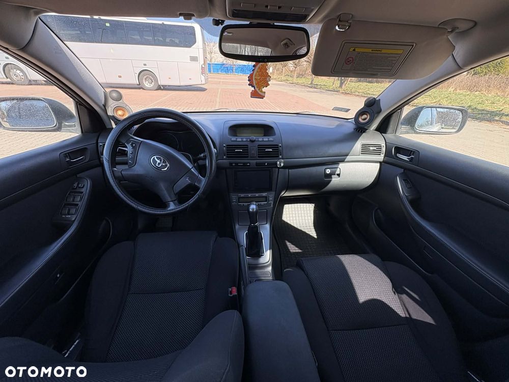 Toyota Avensis 2.0 VVT-i Executive - 14