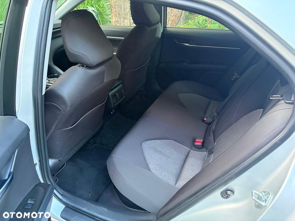 Toyota Camry 2.5 Hybrid Comfort CVT - 14