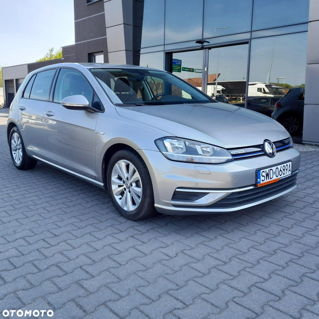 Volkswagen Golf - 2