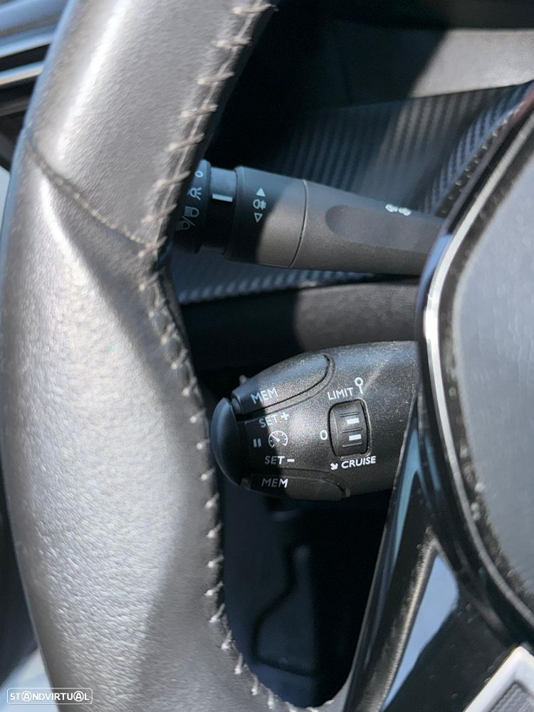 Peugeot e-2008 50 kWh SE Style - 10