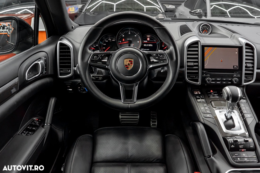 Porsche Cayenne S Diesel Platinum Edition - 11