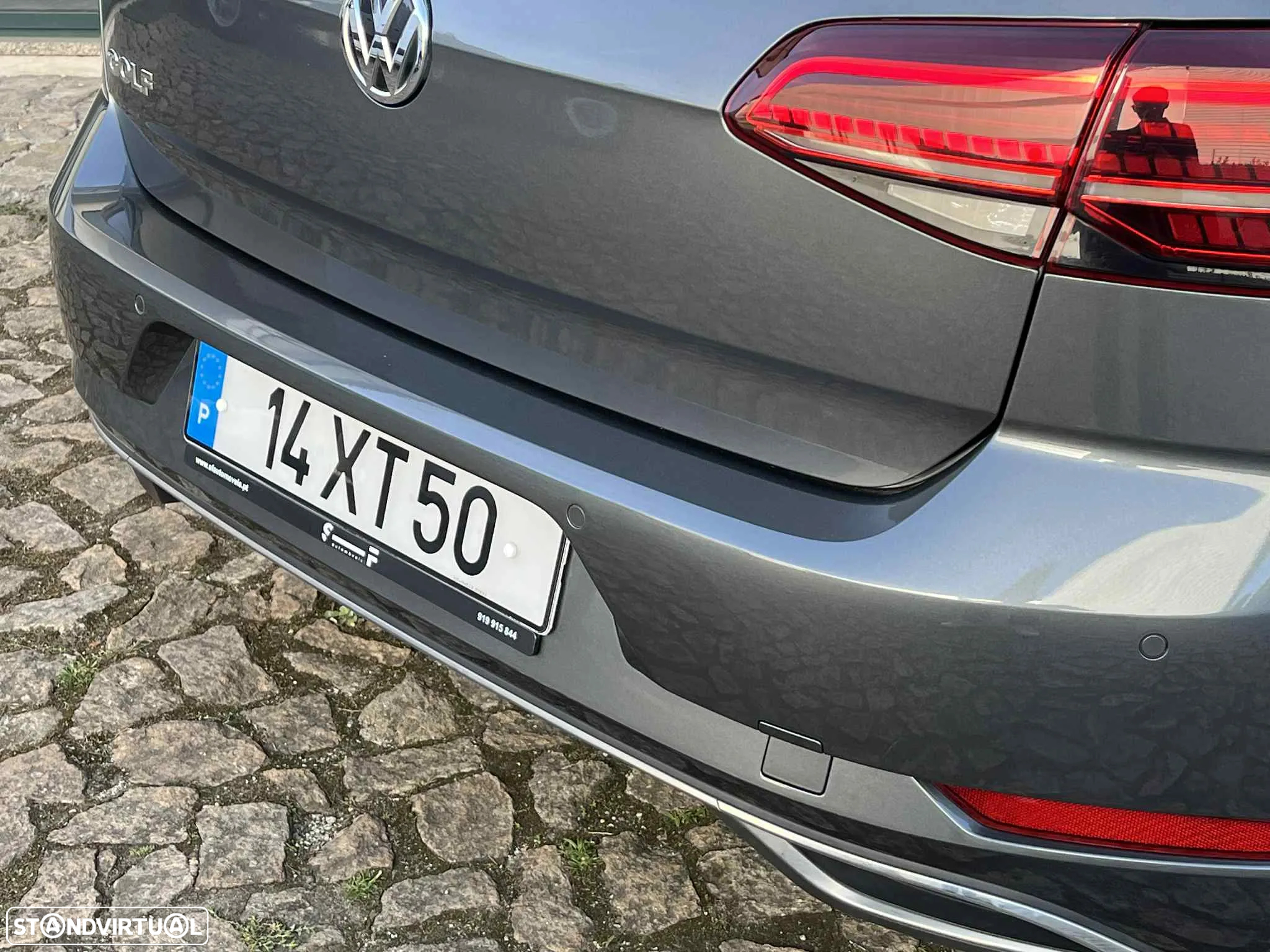 VW Golf 1.6 TDI Highline - 9