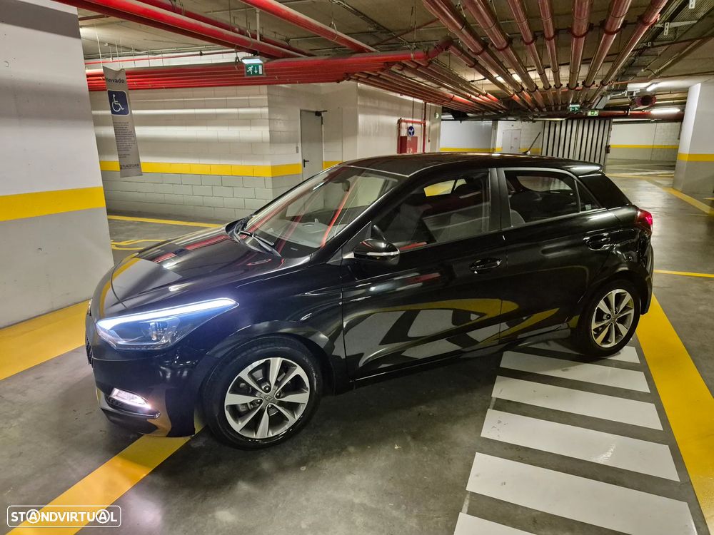 Hyundai i20 1.1 CRDi Blue Access+Bluetooth - 2