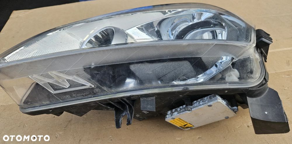 Nissan Qashqai I 1 J10 lampa przód przednia  prawa lewa xenon EN - 9