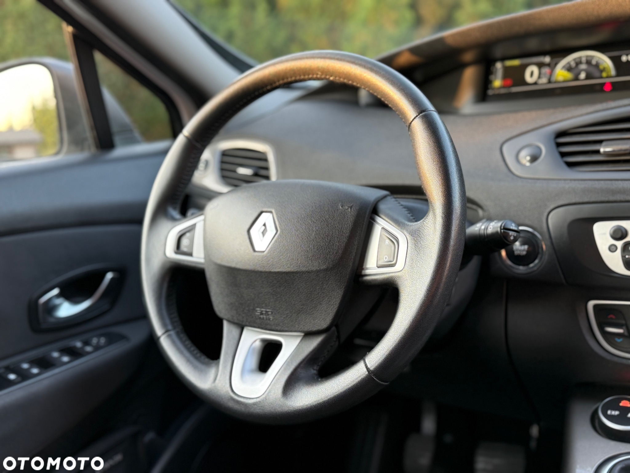 Renault Scenic Xmod 1.5 dCi Bose - 14