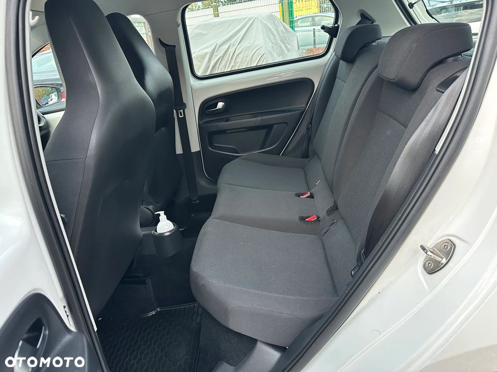 Volkswagen up! - 25