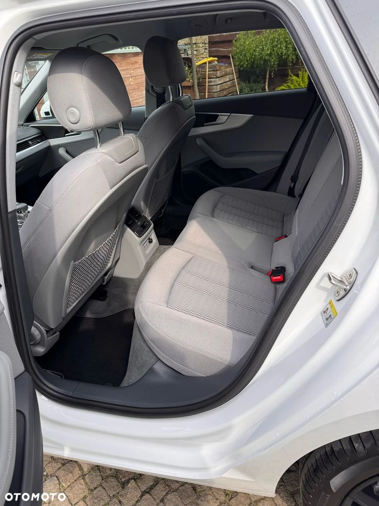 Audi A4 Avant 2.0 TDI S tronic - 5