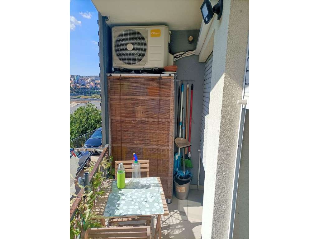 Vende-se Excelente T3 de 2014 na Pontinha com 2 Lugares de Parqueam... - Grande imagem: 3/49