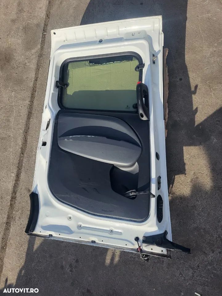 Vindem usa stanga culisanta  laterala complecta  pentru Fiat Doblo 2014 - 8