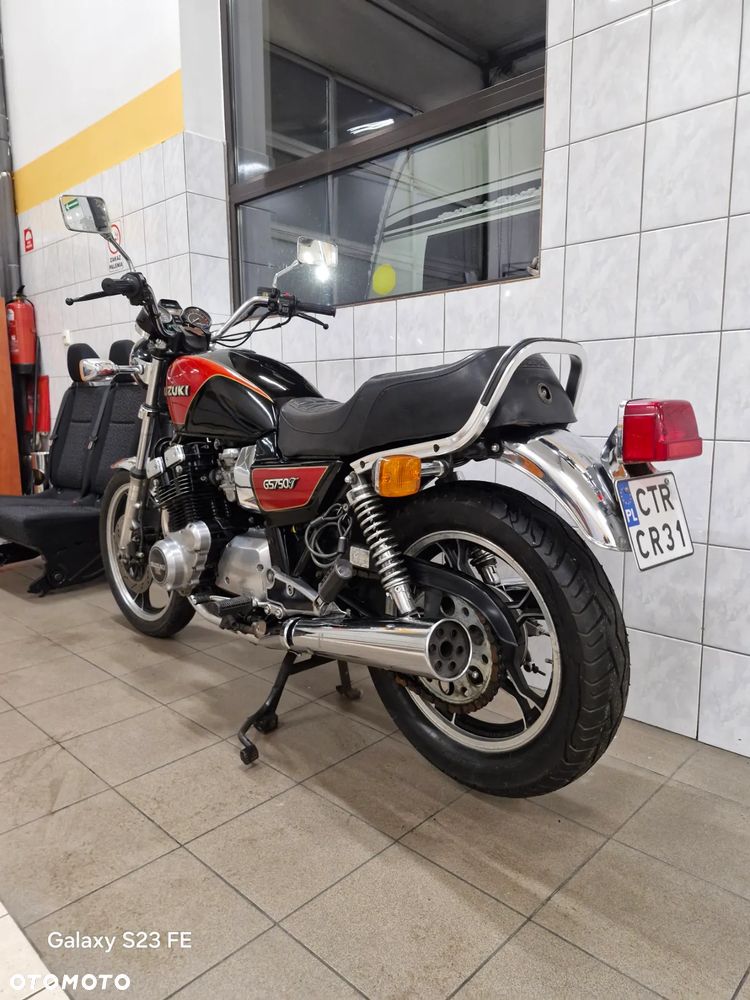 Suzuki GS - 6