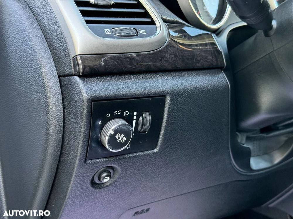 Jeep Grand Cherokee - 20