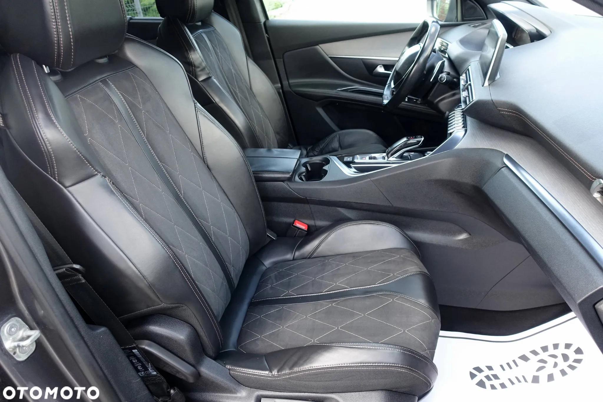 Peugeot 5008 BlueHDI 180 EAT8 GT - 12