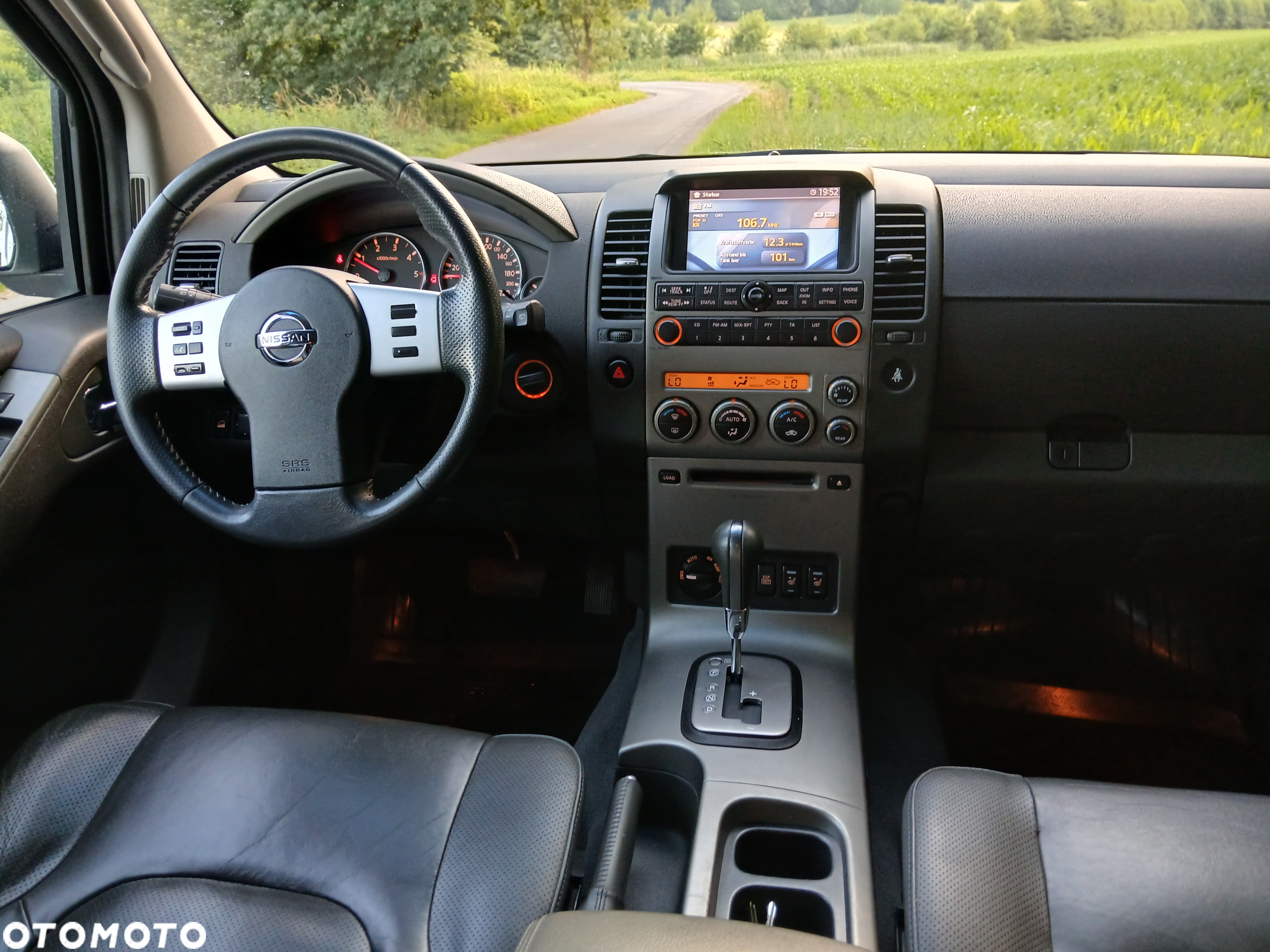 Nissan Pathfinder 2.5 dCi Platinum - 26