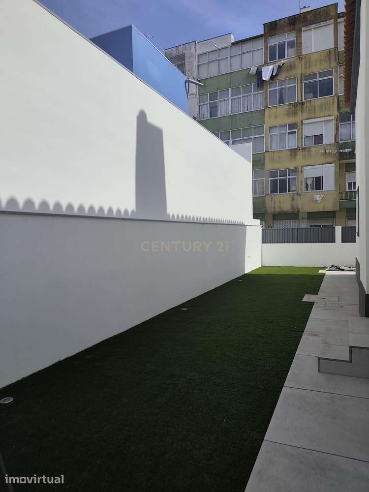 Moradia Renovada T4 em Agualva  - Oportunidade Única! - Grande imagem: 4/33
