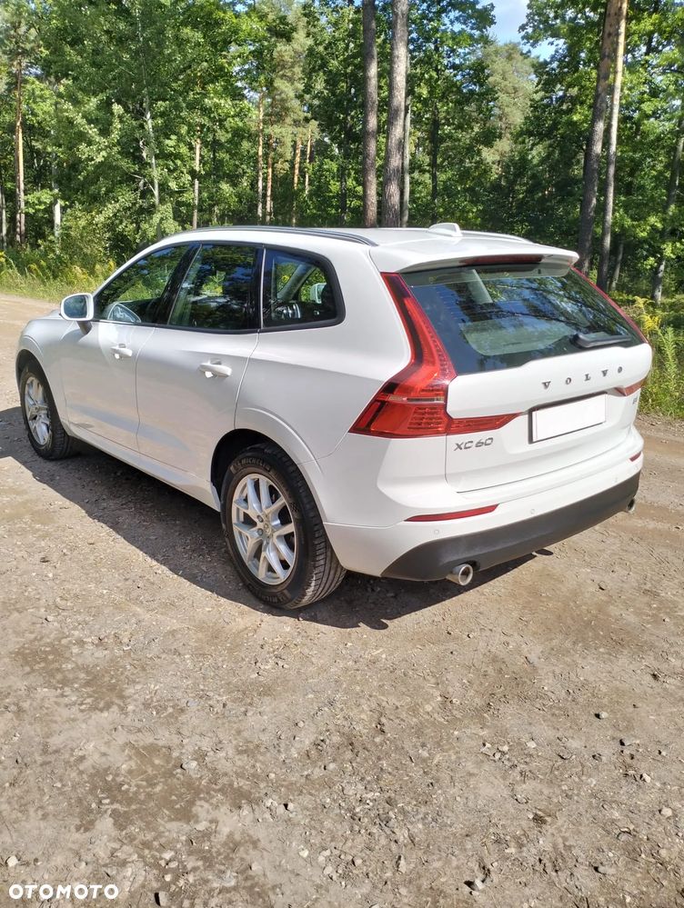 Volvo XC 60 B4 B Momentum - 4