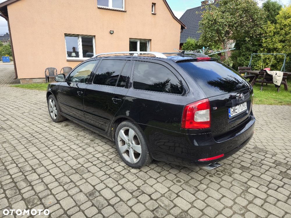 Skoda Octavia 2010 photo 3