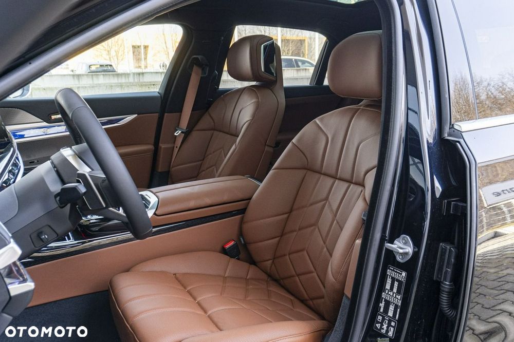 BMW Seria 7 740d xDrive - 13