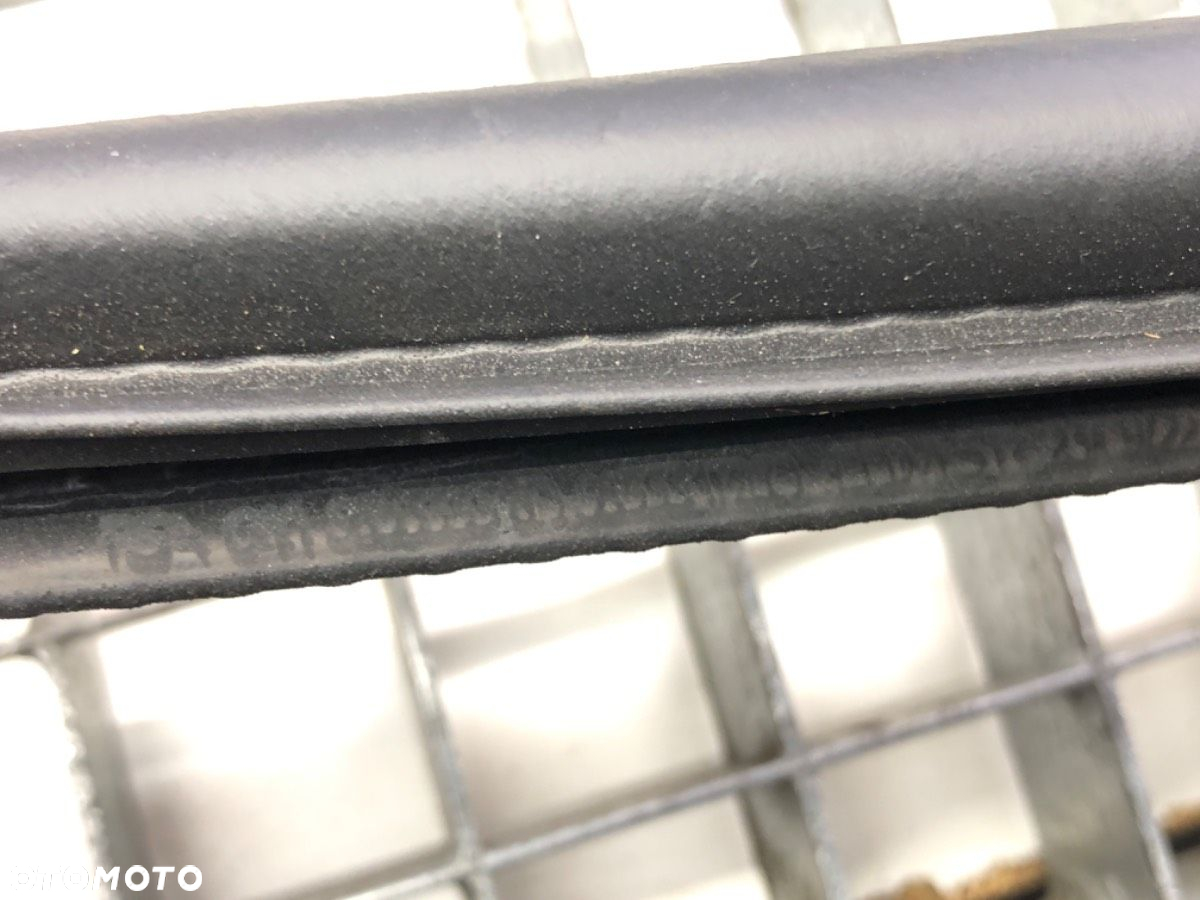 USZCZELKA DRZWI TYŁ PRAWA - 86.00 PLN - CITROEN C4 III (BA_, BB_, BC_) 2020 - 2022 1.2 PureTech 130 - 4