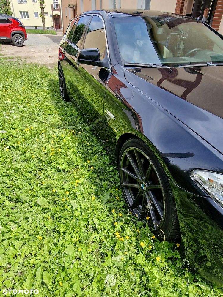 BMW Seria 5 525d xDrive - 7