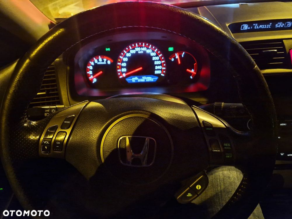 Honda Accord 2.0 Sport - 12