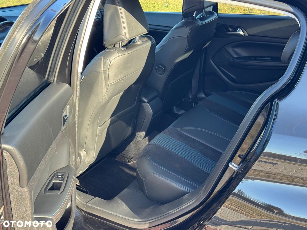 Peugeot 308 - 8