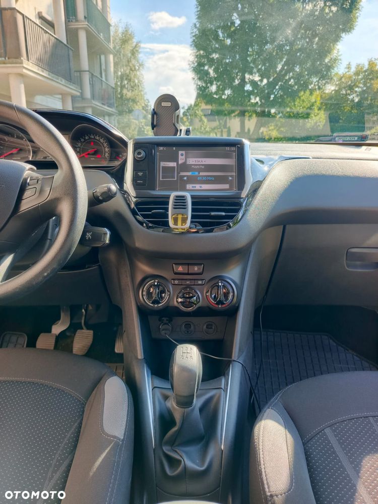 Peugeot 208 - 17
