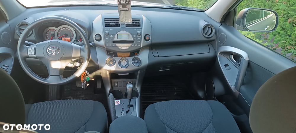Toyota RAV4 2.0 VVT-i Sol - 8