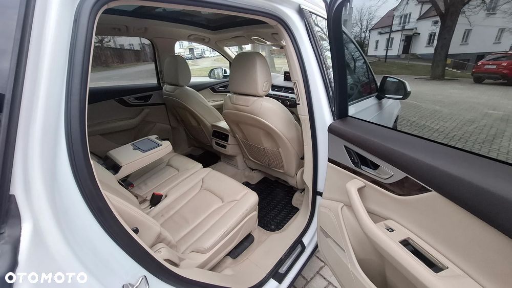 Audi Q7 - 17