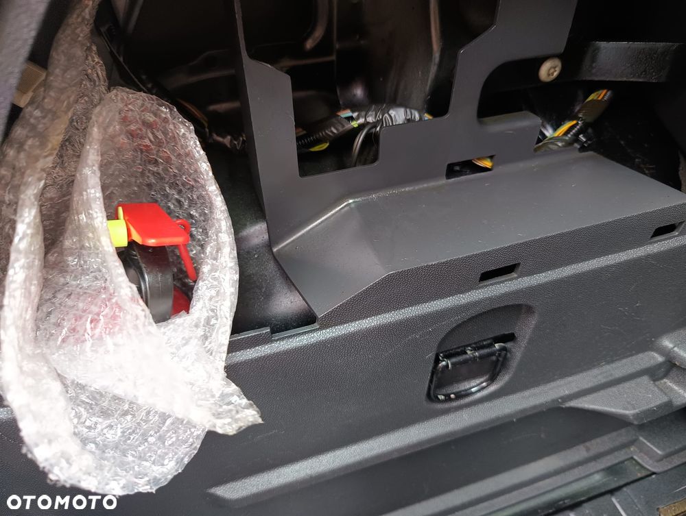 Opel Corsa 1.4 16V Essentia - 26