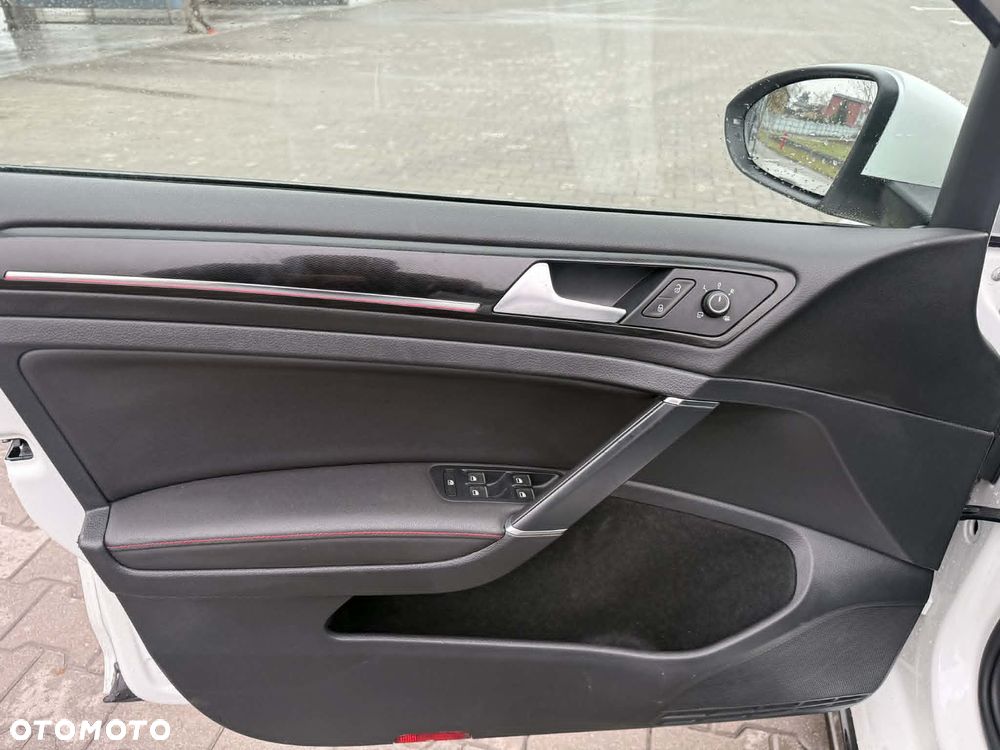 Volkswagen Golf GTI Performance BlueMotion Technology DSG - 20