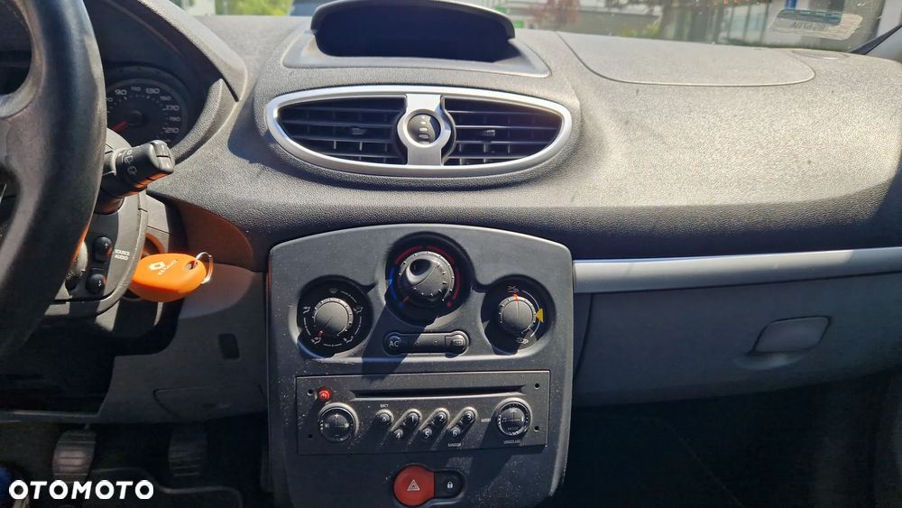 Renault Clio 1.4 16V Dynamique - 8
