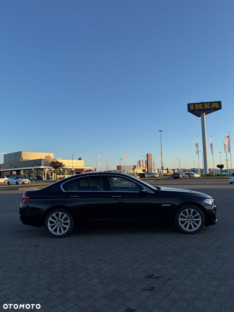 BMW Seria 5 525d Luxury Line - 11