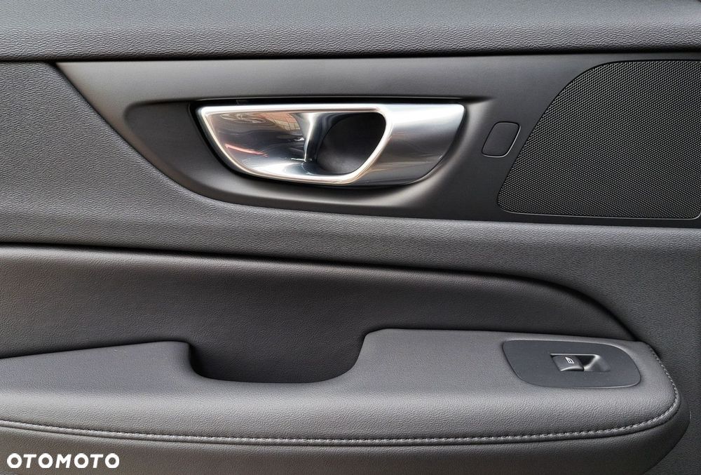 Volvo V60 Cross Country - 27
