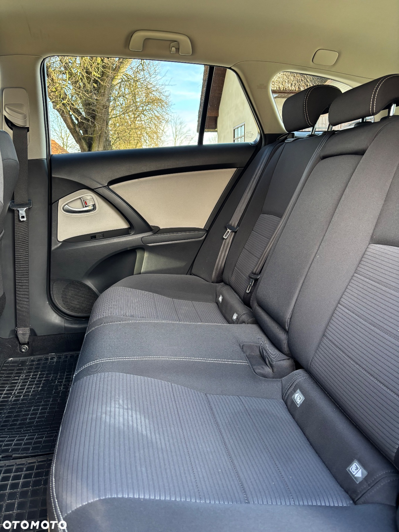 Toyota Avensis 1.8 Premium MS - 21