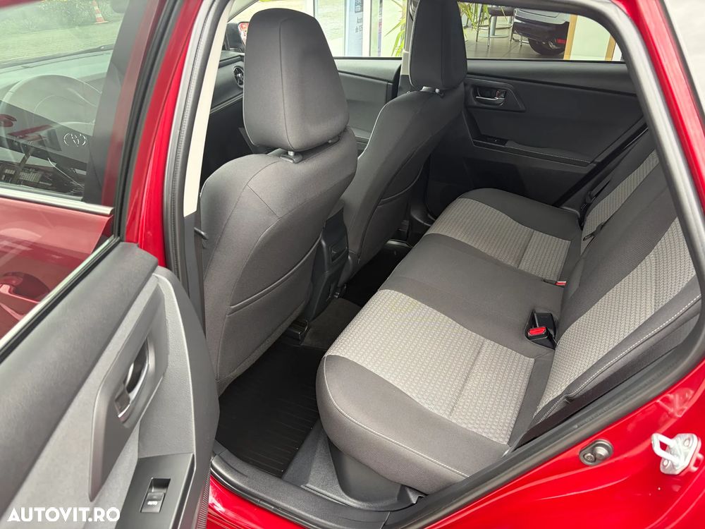 Toyota Auris - 11