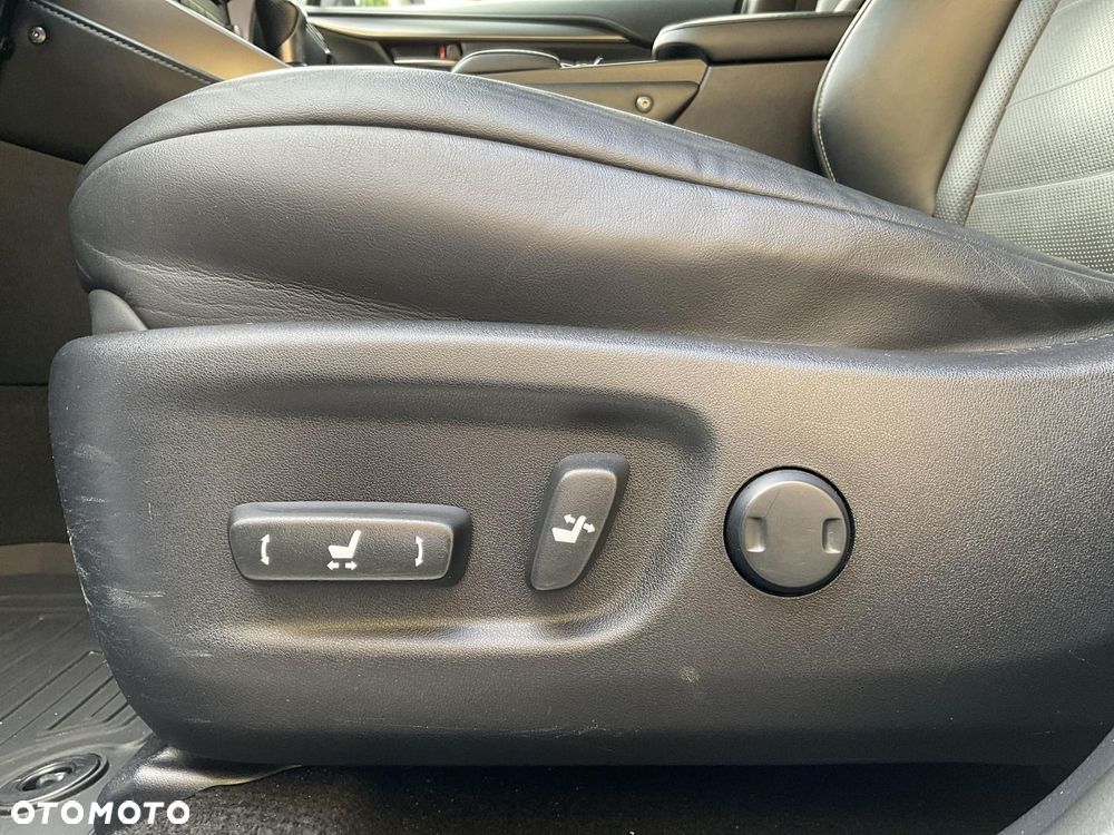 Lexus NX 300h F Sport AWD - 28