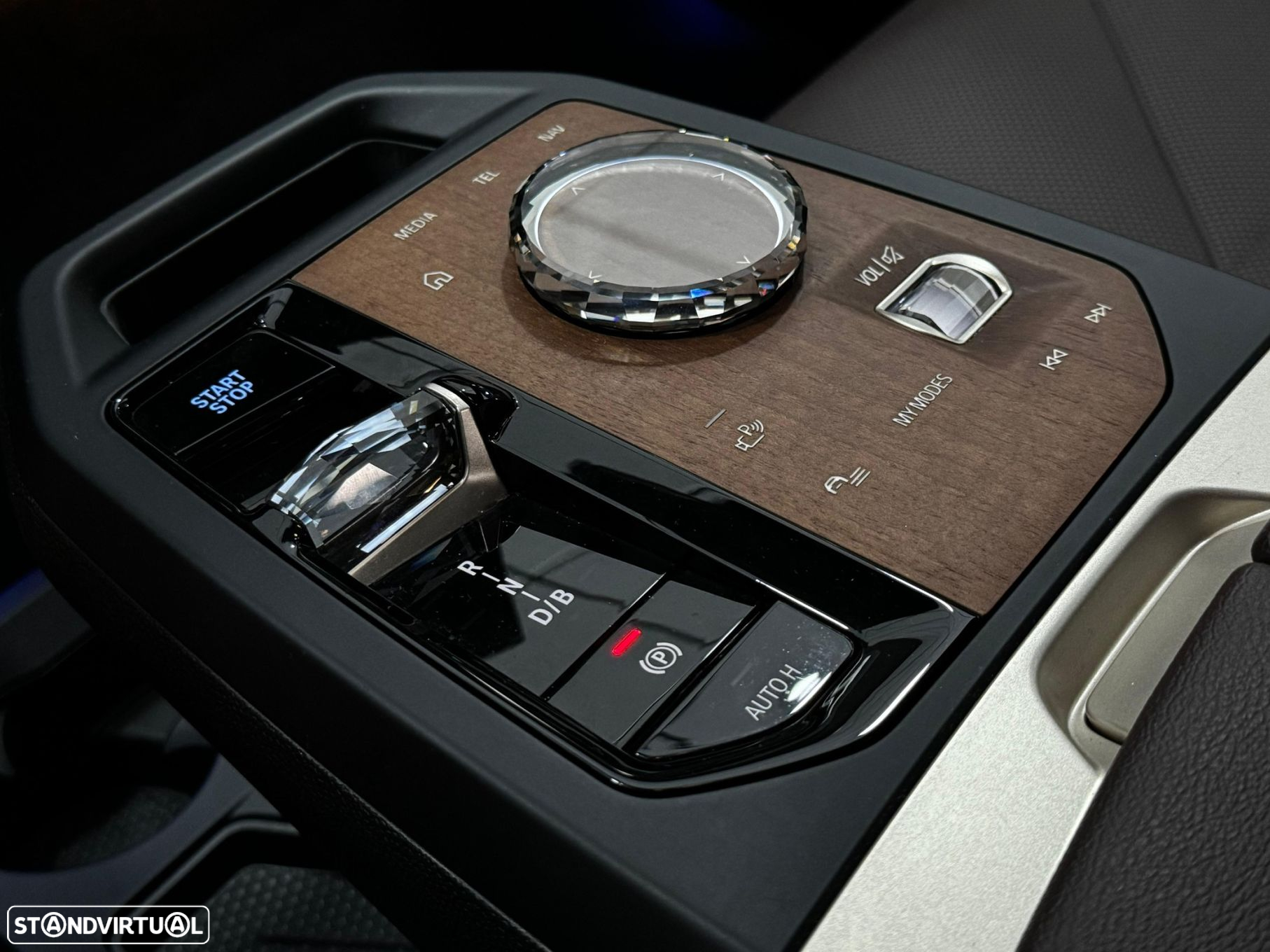BMW iX xDrive 40 Pack Desportivo - 16