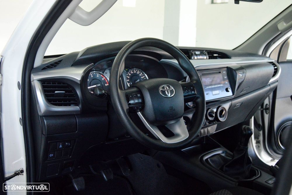 Toyota Hilux 2.4 D-4D 4WD CD CM - 6