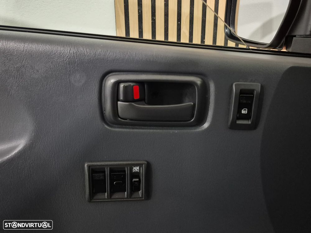 Toyota HiAce 2.5 D-4D Service 2.8T - 15