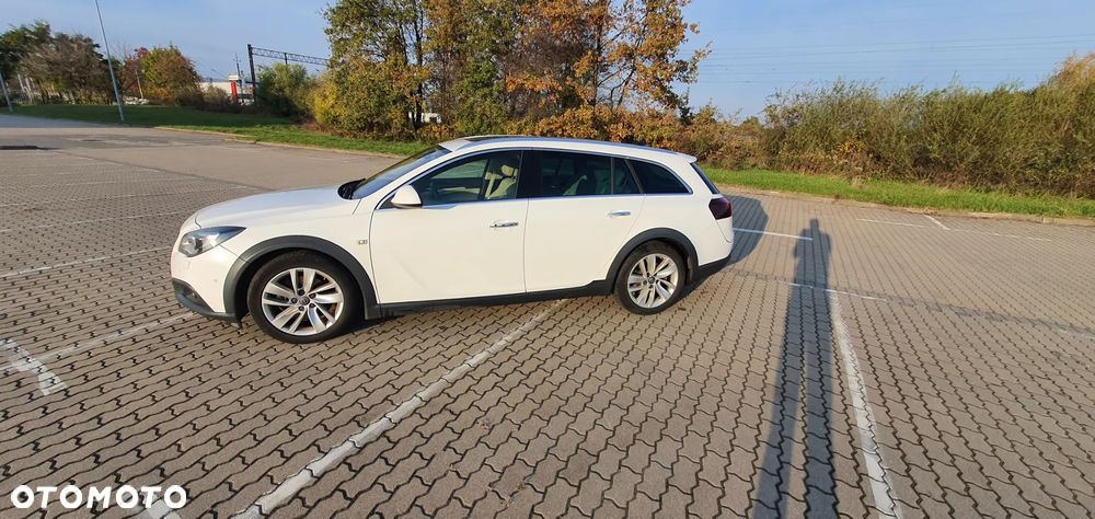 Opel Insignia 2.0 CDTI 4x4 Country Tourer - 2