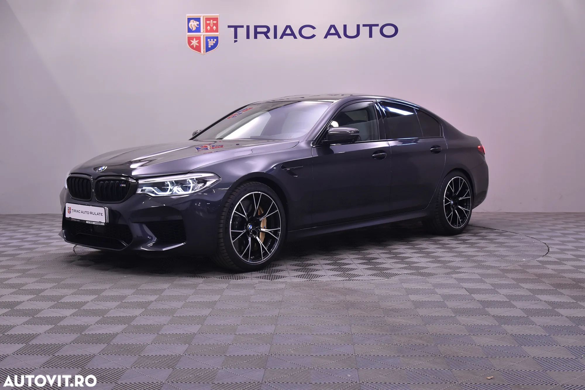 BMW M5 AT - 1