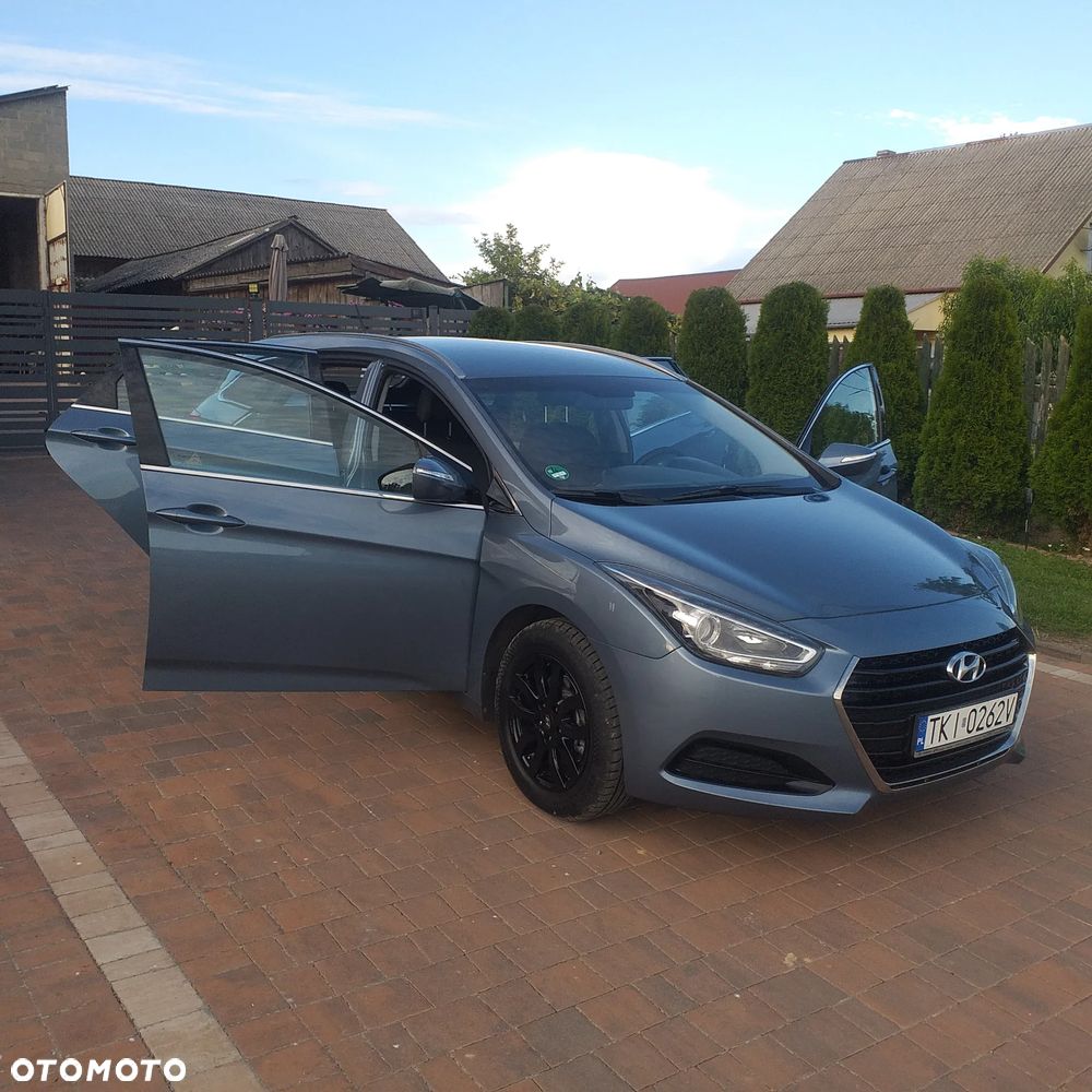 Hyundai i40 Kombi blue 1.6 Trend - 7