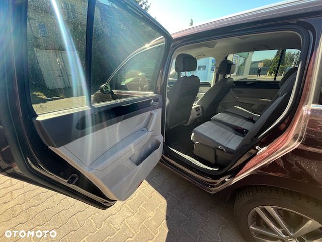 Volkswagen Touran - 20