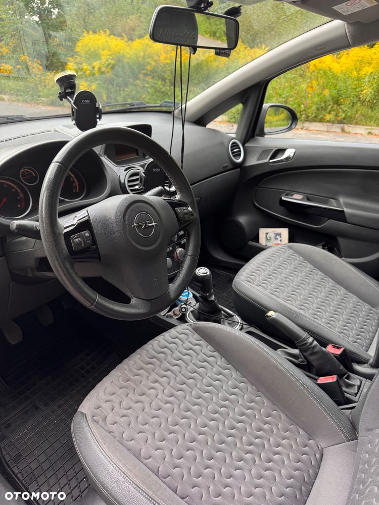 Opel Corsa 1.4 16V Cosmo - 7