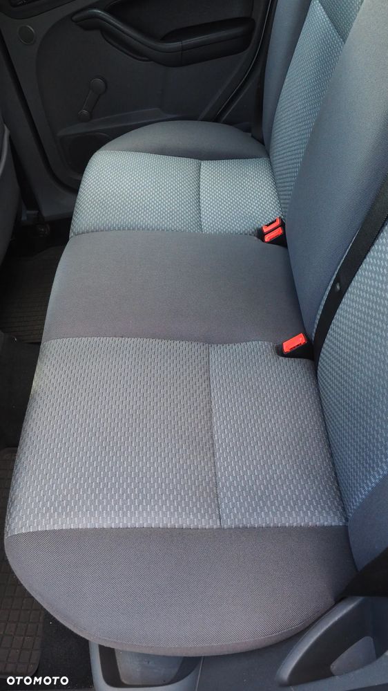 Ford Focus 1.6 16V Trend - 18