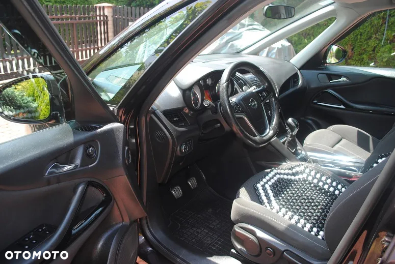 Opel Zafira - 10