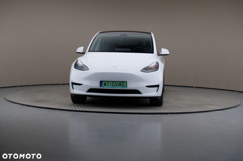 Tesla Model Y - 3